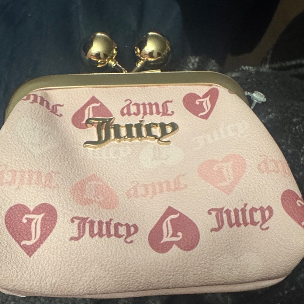 Juicy Couture Pink Heart Logo Kiss Lock Crossbody - Picture 8 of 8